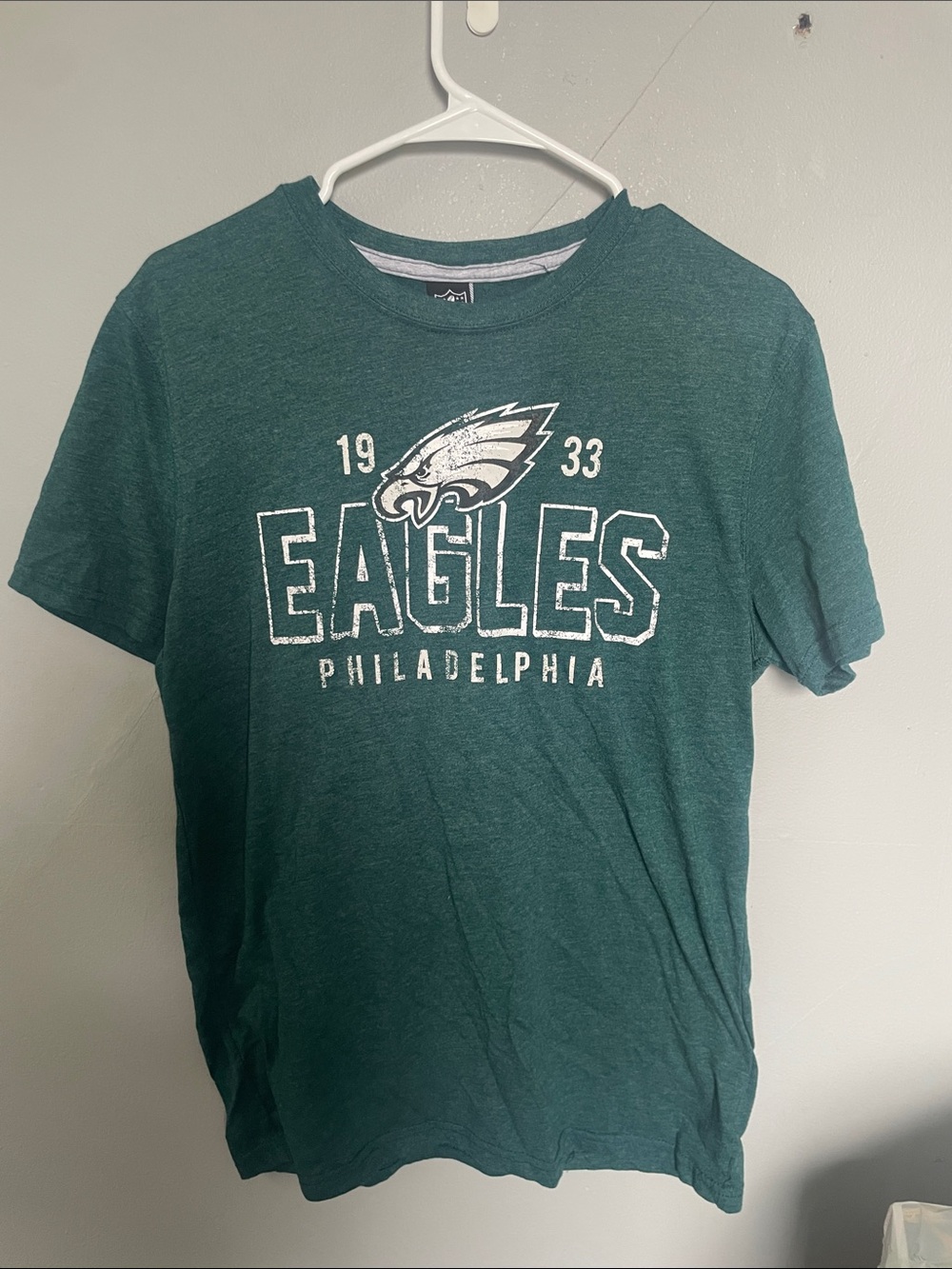 NFL Team Apparel Men’s M Philadelphia Eagles Football T shirt Go Birds Philly